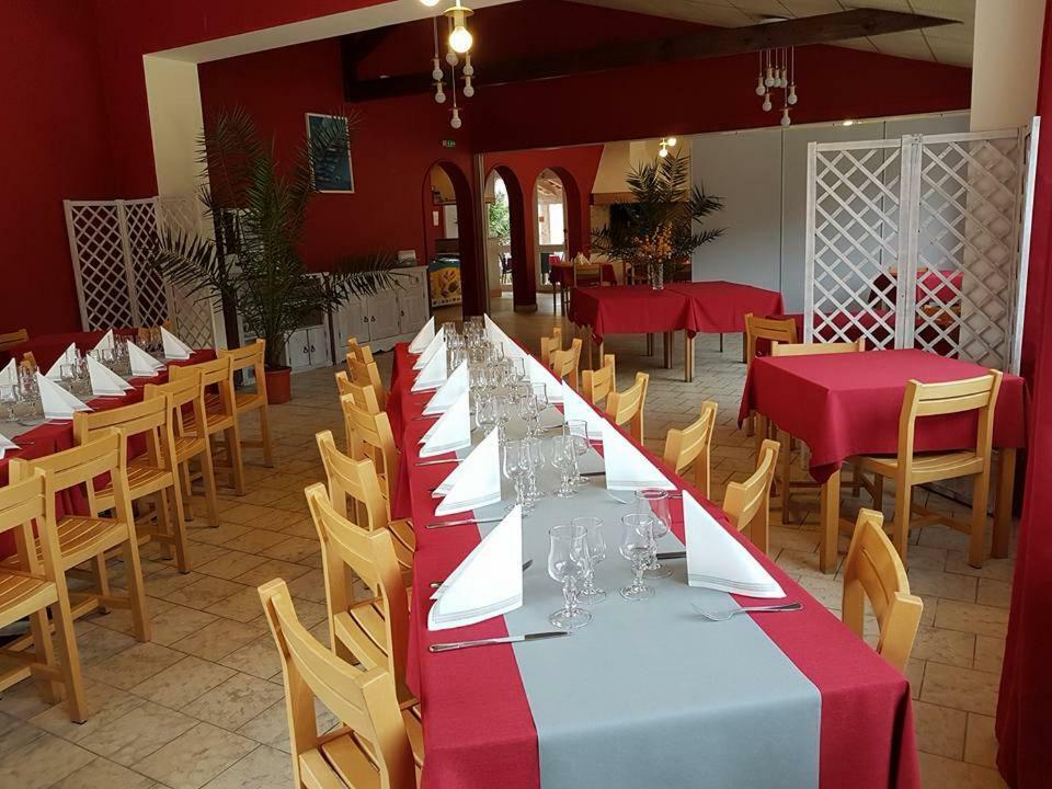 Les Chenes Verts Saint-Savinien Exterior foto